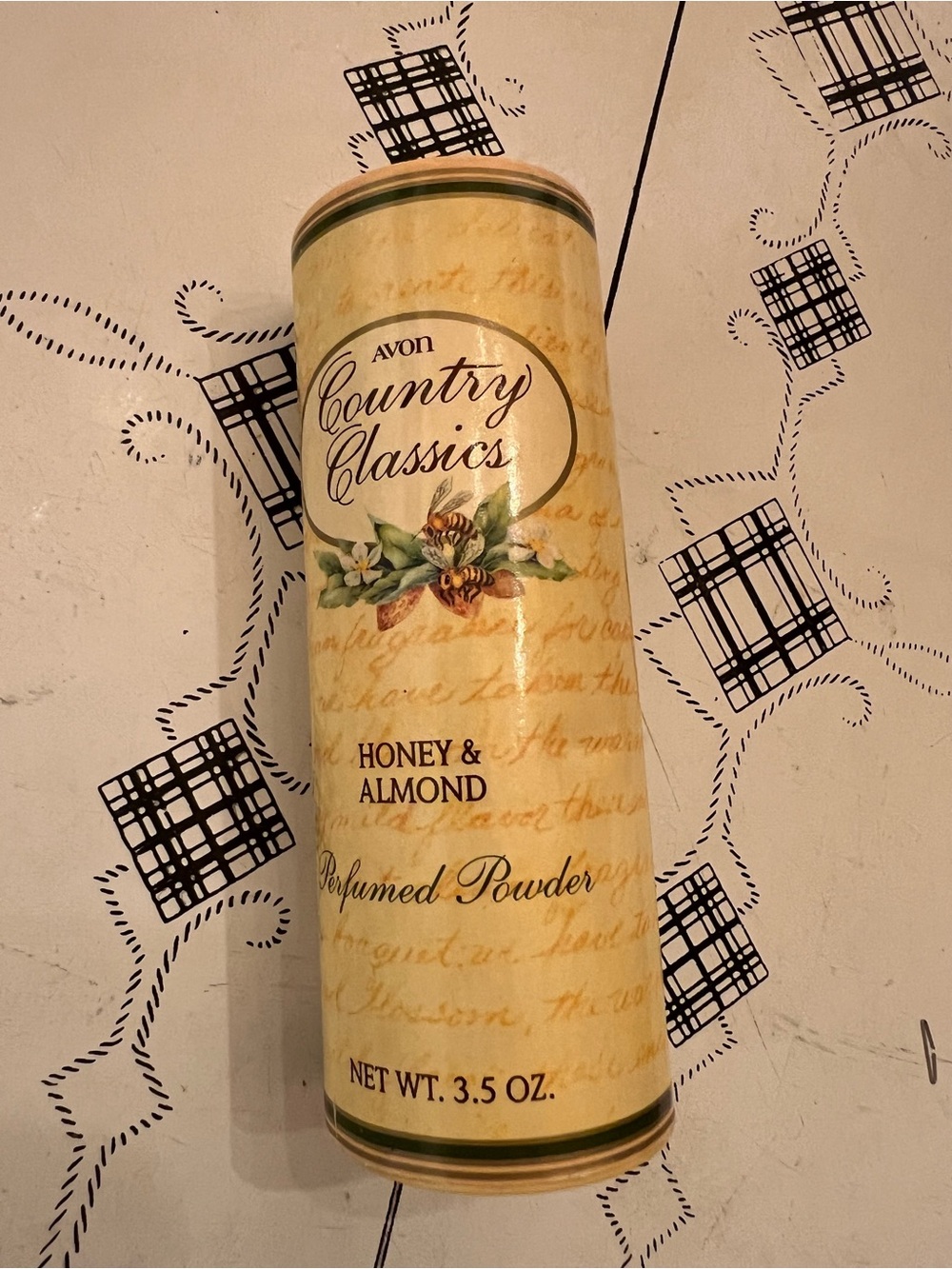 VTG Avon Country Classics Honey & Almond  Collectible Perfumed Body Powder 3.5oz
